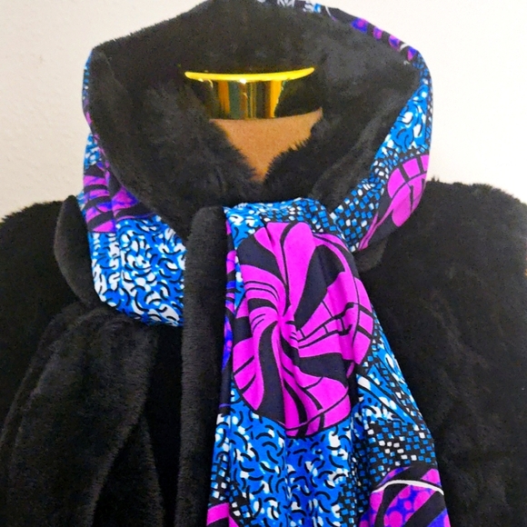 PHOEBE - Winter Scarf - Picture 2 of 3